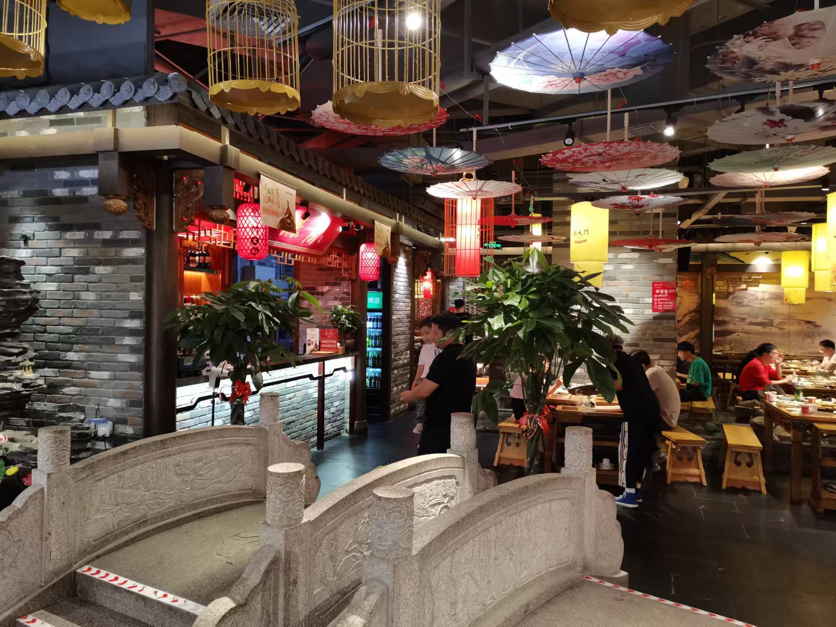 重庆火锅，在新疆，生意为何如此火爆